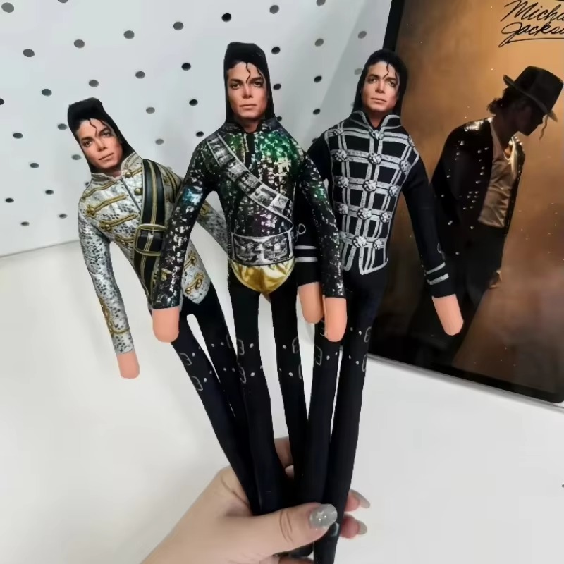 Muñeca de peluche de nuevo est - Prop For Cosplay reseña y precio
